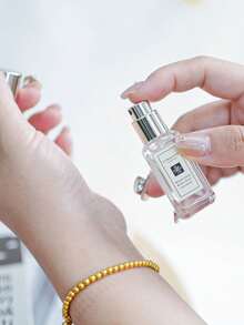 Jo Malone London [Mini] Wood Sage & Sea Salt Cologne 9ml  / Top - Ambrette Seeds & Heart - Sea Salt & Base - Sage / Breathe In The Bracing Air Of The British Coast. The Windswept Shore Alive With Sea Salt And The Mineral Scent Of Rugged Cliffs. Immersed In Wild Waters, The Sound Of Breaking Waves Heightening The Senses. The Natural Beauty Of The British Isles Inspires A Fresh Woody Scent. - Wood Sage & Sea Salt Cologne 9ml - 查看 6
