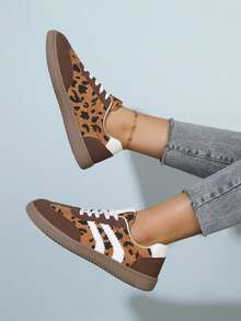 1 Pair Women's New Colorblock Leopard Print Lace-Up Casual Sneakers, Fashion Versatile Comfortable Flat Shoes, Suitable For All Seasons - Brown - View 2