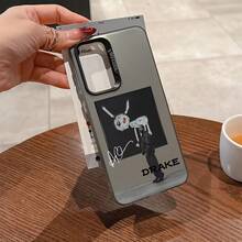 Funda de Teléfono Creativa y Popular del Nuevo Álbum D-Drake, Adecuada para A56, A26, A36, A55, A35, A06, A16, A05, A14, A24, A34, A54, A15, A05S, A25, A23, A33, A53, A73, A13 4G 5G con Cubierta Trasera Mate Anticaída, Funda paraóvil,Diseño Creativo,Accesorio de Teléfono a,Material Duradero,Cubierta Ligera,Funda deóvil Estilosa,Funda Antigolpes,Aficionados a laúsica17 17promax - Negro - Ver 1