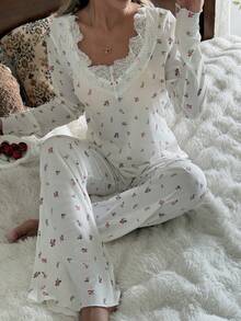 2pcs Women Ditsy Floral Pajama Set, V-Neck Lace Trim Top And Flare Leg Pants, Comfortable And Romantic Sleepwear For Home, Vacation
