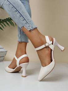 A Pair Of New Pointed-Toe Sandals And Fashionable Dance Shoes, Suitable For Teenagers To Wear At Balls And Parties