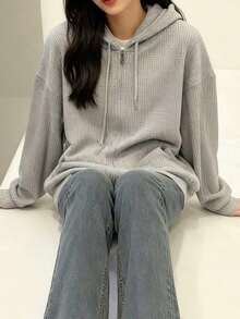 Sudadera con capucha y tejido de gofre para mujer con cordón en la cintura. Oversize pero favorecedora, diseño exclusivo y estético. Chaqueta de primavera/verano para mujer. Cárdigan con cremallera. - Gris - Ver 3