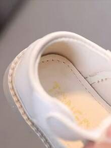 幼儿女童平底鞋、婴儿公主鞋、婴儿凉鞋、小童软底鞋