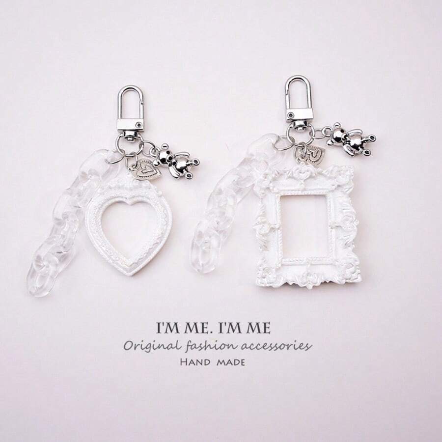 Embossed Heart-Shaped Photo Frame Keychain, Cute Pendant, Can Hold Photos, Gift, Earphone Keychain, Valentine's Day Gift, Valentine's Day Party Item, Couple's Item, Valentine's Day, Holiday Gift, Party Supplies. - Multicolor - View 1