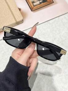 Óculos de grau modernos, minimalistas e elegantes, com armação quadrada de plástico preto, design clássico e portátil. Ideais para caminhadas, direção, passeios em família, saídas à noite e como acessório de praia. Combinam com todos os formatos de rosto. - Multicolorido - Ver 3