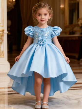 1 件蓝色儿童派对连衣裙，泡泡袖，亮片装饰，花卉腰部装饰，不对称下摆，适合晚会和表演等正式场合