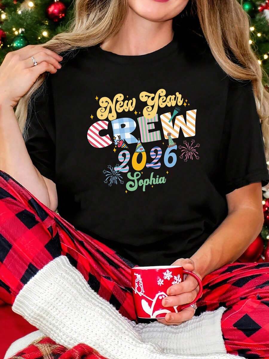 Christmas New Year Team Style New Year CREW 2026 Sophia Text Print Women's Round Neck Spring Summer Short Sleeve T-Shirt, Casual Streetwear Holiday Gift, Friend Gathering Outfit, Celebrate New Year, Full Of Party Vibes - 黑色 - 查看 1