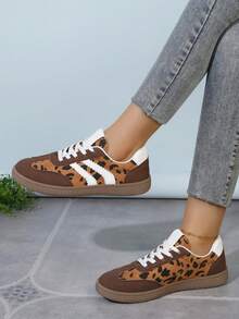 1 Pair Women's New Colorblock Leopard Print Lace-Up Casual Sneakers, Fashion Versatile Comfortable Flat Shoes, Suitable For All Seasons - Brown - View 3