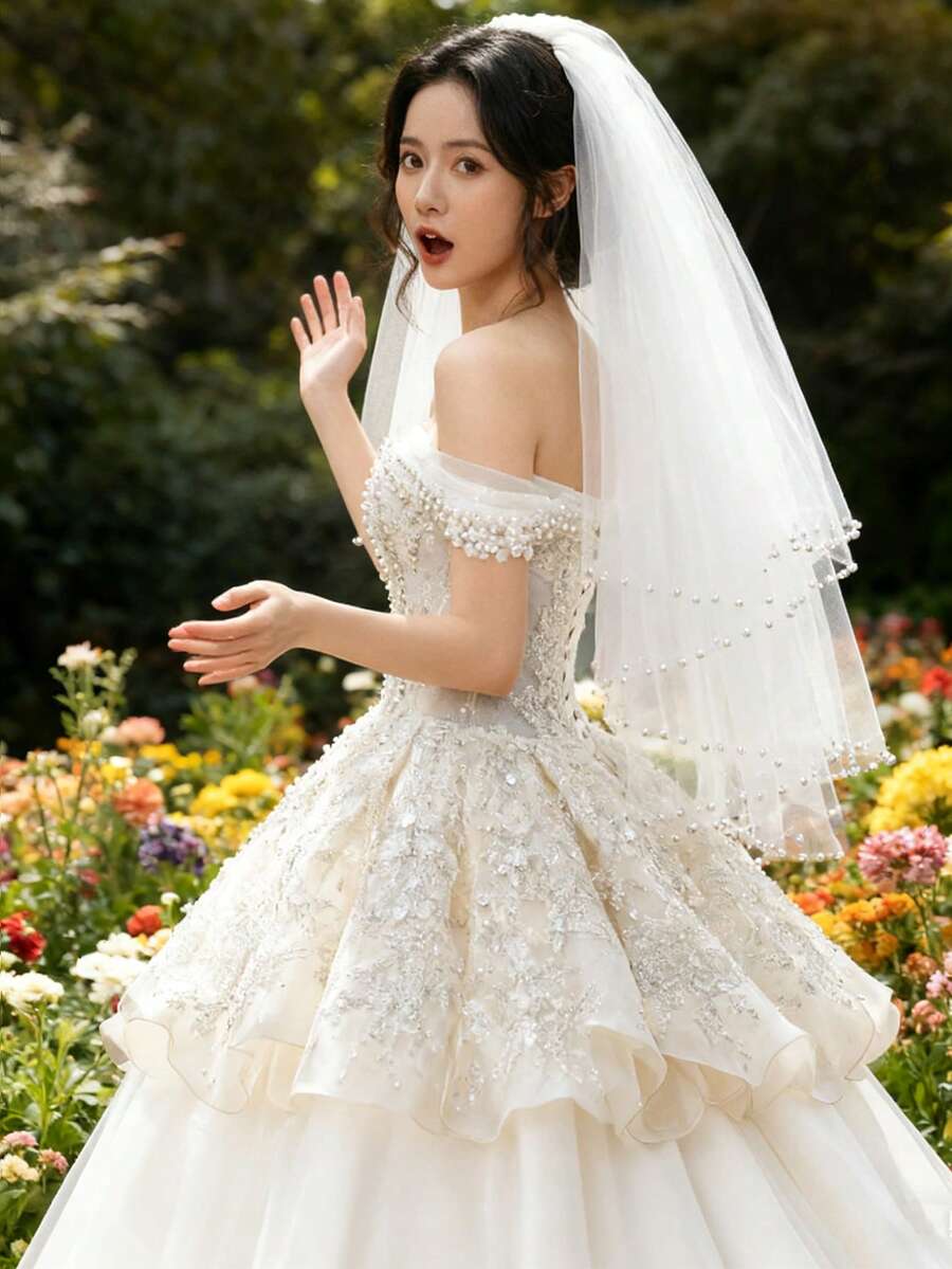 Handmade Beaded Double-Layer Pearl Short Bridal Veil, Wedding Photography, Party Accessory With Hair Comb Valentine's Day Accessories - White - View 1