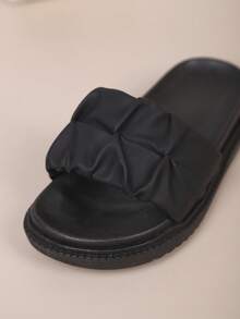 Children's Fashion Slippers, New Summer Thick Bottom Pleated Design Stylish, Comfortable Flat Slippers - Black - View 6