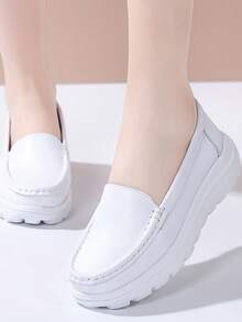 Zapatos planos sin cordones para mujer, zapatos de enfermera, tenis blancos de estilo universitario, zapatos de trabajo de unicolor, zapatos de suela blanda antideslizante y duradera de cuero minimalista, tenis casuales súper ligeros - Blanco - Ver 1
