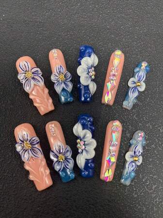 10-delad ren handgjord nagelpress nagel 45 mm fyrkantig lång nagel flerfärgad med tredimensionellt modelleringslim snidning hantverk tredimensionell diamantutsmyckning moderiktig mångsidig lämplig för kvinnor att bära tre storlekar att välja mellan lämplig för en mängd olika tillfällen, fester, danser och vardagskläder