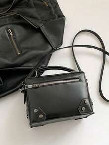 Niche Design Punk Motorcycle Style Skull Hand Bag, Fashionable Rivet Decoration Gothic Style Shoulder Bag, Halloween Dark Cool All-Match Solid Color Messenger Bag, Suitable For Halloween Activities Cosplay Party, Halloween Purse, Perfect For Fancy Party Halloween Fashion & Gothic Fashion, Best Halloween Gifts For Women