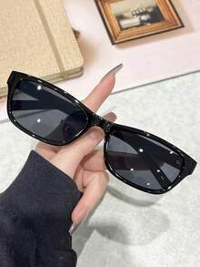 Óculos de grau modernos, minimalistas e elegantes, com armação quadrada de plástico preto, design clássico e portátil. Ideais para caminhadas, direção, passeios em família, saídas à noite e como acessório de praia. Combinam com todos os formatos de rosto. - Multicolorido - Ver 1