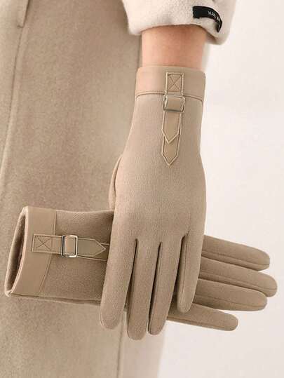 一双冬季女士绒面革保暖手套，适合户外骑行，防风防寒，带抓绒指套，全指设计，保暖舒适，适合女士户外骑行、秋冬季驾驶等各种场合。