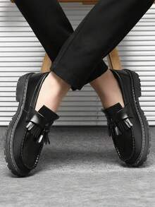 男士休闲皮革乐福鞋，夏季/秋季一脚蹬流苏莫卡辛鞋，复古正式商务婚鞋