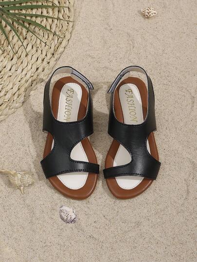 A Pair Of Children's Open-Toe Back Hook And Loop Sandals - Black And White Classic Design, Simple, Fashionable, Casual And Comfortable. It's An Excellent Choice For Campus Life, Summer Outings, Park Visits And Beach Walks, And Can Be Easily Matched With Various Outfits