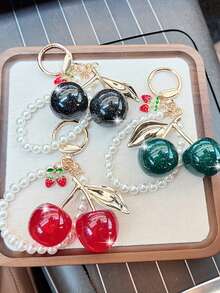 情人节礼物钥匙扣樱桃包包挂饰，仿珍珠钥匙链女士可爱 - 汽车钥匙扣皮革手提包 - 时尚圣诞节、新年、生日礼物 - 彩色 - 查看 2