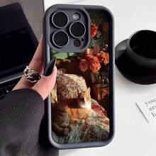 Cubierta de teléfono con borde negro diseño de gato naranja acostado en cama con flores rojas y estampado floral para uso diario y decoración elegante - Blanco - Ver 3