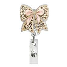 1个趣味护士胸牌卷轴，可伸缩可爱胸牌夹，带旋转鳄鱼夹，适用于护士医生姓名牌胸牌夹，也可用于护士医生办公室员工身份识别装饰。 - 彩色 - 查看 9