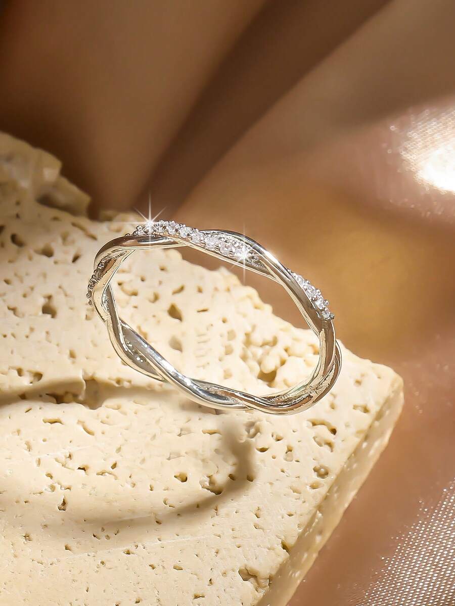 rakol 1pc Fashionable Cubic Zirconia Silver Twisted Minimalist Thin Ring For Women