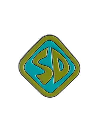 1枚卡通徽章“SD”创意胸针 - 送给朋友的完美礼物，可装饰背包、帽子和翻领