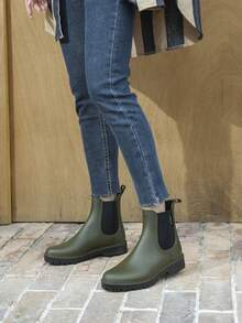 1 Pair Women's Short Rain Boots, Beach/Hiking Water Shoes, Easy To Clean Plastic Gardening Shoes, Outdoor Fishing Rain Boots, Fashionable Chelsea Water Boots, Farmhouse Work Shoes - Black - View 2