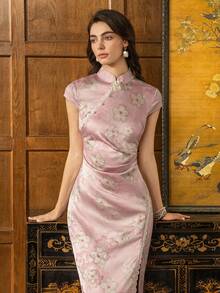 Faeriesty Vestido Cheongsam Chinês Elegante de Novo Estilo | Cheongsam de Manga Curta com Gola Alta e Fenda | Adequado para Festas Noturnas, Banquetes de Casamento e Jantares Formais - Rosa chiclete - Visão 3