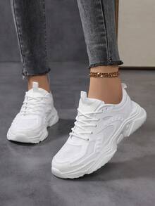 Baskets avant épais de style sportif pour femmes, chaussures de sport pour femmes. Baskets à lacets à bout rond avec blocs de couleurs, légères et respirantes, antidérapantes et résistantes à l'usure pour le sport et les activités de plein air. Chaussures de plateforme blanches confortables et décontractées pour femmes. - Blanc - Voir 2