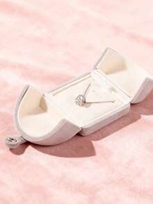 1个双层天鹅绒按扣首饰盒，适用于戒指、吊坠、手镯、项链等包装 - 淺灰色 - 查看 1