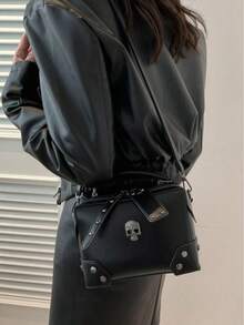 Niche Design Punk Motorcycle Style Skull Hand Bag, Fashionable Rivet Decoration Gothic Style Shoulder Bag, Halloween Dark Cool All-Match Solid Color Messenger Bag, Suitable For Halloween Activities Cosplay Party, Halloween Purse, Perfect For Fancy Party Halloween Fashion & Gothic Fashion, Best Halloween Gifts For Women