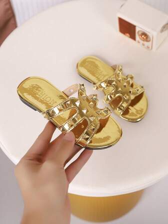 A Pair Of Girls' Sandals New Bow Princess Shoes Elastic Band Design Soft-Soled Casual Girls' Beach Shoes In Summer.