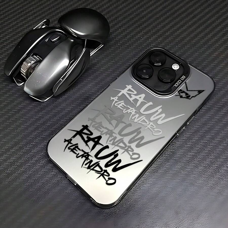 Un cantante puertorriqueño conocido por su estilo de reggae y trap latino, perfecto para un estuche de teléfono compatible con modelos de for 11 a 17 16 Pro Max, con recortes precisos para la cámara, un diseño absorbente de impactos y un estilo simple y empresarial que expresa el afecto y el apoyo de los fans. - Negro - Ver 1