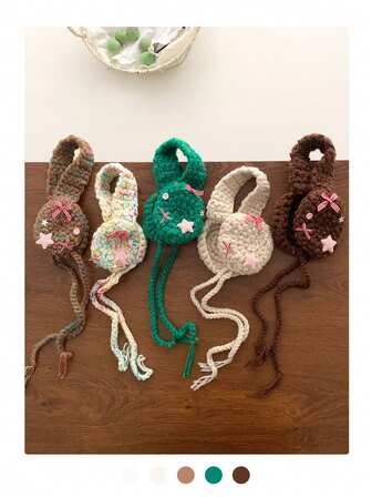 小星星蝴蝶结耳罩 - 可爱的星星和蝴蝶结元素，毛球和系带设计，针织耳罩，秋冬季保暖女士必备。星星蝴蝶结手工针织耳罩 - 可爱的星星和蝴蝶结设计，手工针织耳罩，冬季保暖女士必备，适合骑行。防冻耳罩 - 手工针织耳罩，可爱系带设计，保暖耳罩，发饰，亲子装，保暖时尚。冬季装备白色耳罩