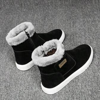 1双男士黑色高帮雪地靴，加厚保暖内衬，冬季靴