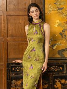 Faeriesty 小立领无袖侧开衩新款中国风女式旗袍连衣裙，适合正式商务活动、晚宴、婚宴、公司聚会、高端盛会等夏季场合。 - 金色 - 查看 5