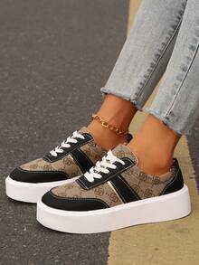 女式加大码 36-43 春秋时尚百搭棕色花卉拼接黑色系带厚底休闲运动鞋，轻便舒适的休闲平底鞋，适合日常穿着 - 棕色小花拼黑色 - 查看 3