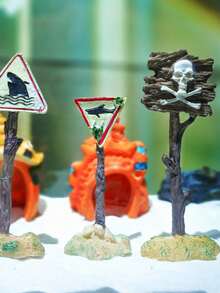 Add A Splash Of Fun To Your Aquarium With This Shark-Themed Decoration!