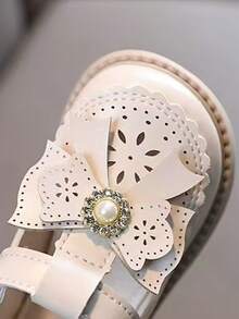 幼儿女童平底鞋、婴儿公主鞋、婴儿凉鞋、小童软底鞋