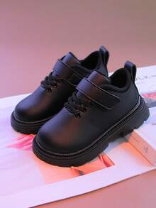 1 Pair Kids Slip-On Loafers, Leather Upper, Casual Shoes For Boys And Girls, Black, Suitable For Teenagers And Children - Low-Top Casual Leather Shoes With Loose Comfortable Round Toe Design, Great For Casual Outfits And Daily Wear, Suitable For Teenagers And Children - Black - View 4