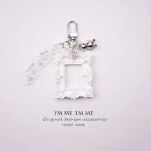 Embossed Heart-Shaped Photo Frame Keychain, Cute Pendant, Can Hold Photos, Gift, Earphone Keychain, Valentine's Day Gift, Valentine's Day Party Item, Couple's Item, Valentine's Day, Holiday Gift, Party Supplies. - Multicolor - View 6