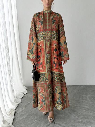 优雅印花长款连衣裙，荷叶边袖口，后背拉链，休闲轻盈，适合奢华晚宴、度假、阿拉伯风格长袍等场合。