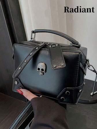 Niche Design Punk Motorcycle Style Skull Hand Bag, Fashionable Rivet Decoration Gothic Style Shoulder Bag, Halloween Dark Cool All-Match Solid Color Messenger Bag, Suitable For Halloween Activities Cosplay Party, Halloween Purse, Perfect For Fancy Party Halloween Fashion & Gothic Fashion, Best Halloween Gifts For Women