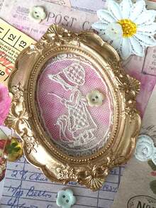 1pc Vintage Gold Tone European Style Embossed Resin Small Photo Frame, Blank Frame, Floral Decor, Scrapbooking, Photography Prop