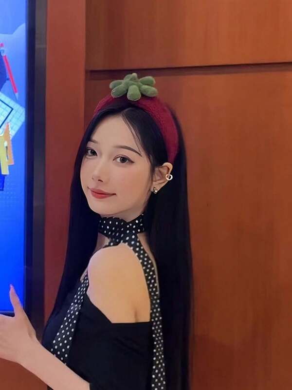 Süßer Erdbeerblatt Haarreif, Plüsch Herbst/Winter Haarband als Haarwasch-Accessoire