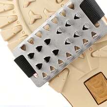 2个可调节雪钉，重型防腐蚀金属冰爪，带魔术贴系统，适用于冬季驾驶、步行、攀岩