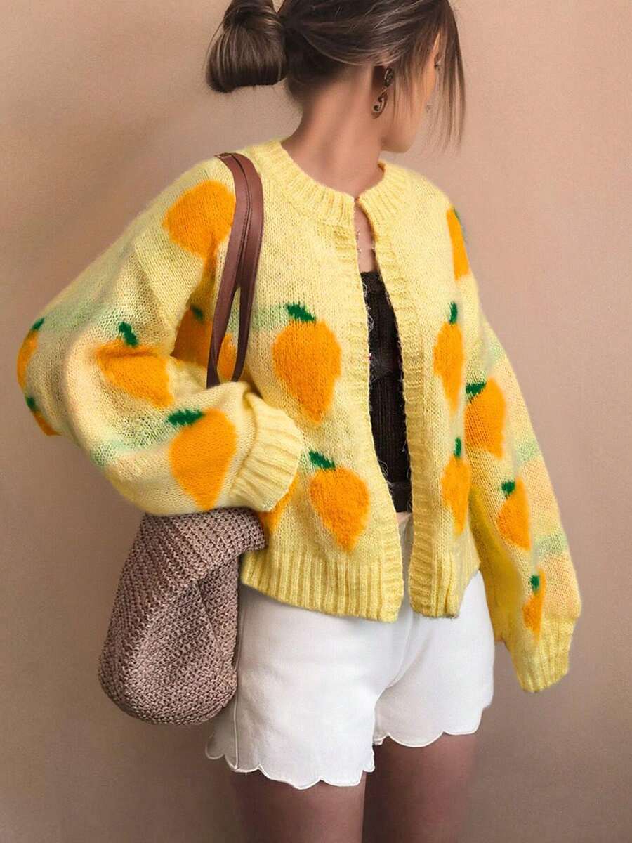 Plus-Size Women's Fall And Winter Butter Yellow Fashionable Long-Sleeve Knitted Cardigan, With Mango Jacquard Color-Blocking Design, Ideal For Sweet And Casual Daily Wear And School Outfits.