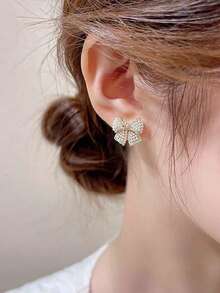 优雅法式珍珠蝴蝶结耳夹，时尚百搭的夹式耳环，适合无耳洞女性佩戴 - 銀色 - 查看 5