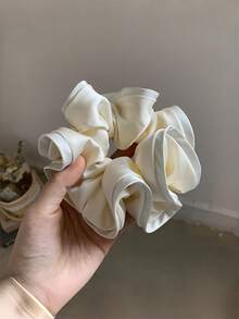 1 szt./2 szt./3 szt./4 szt. jedwabiste satynowe gumki do włosów w kolorze czarnym/brązowym/khaki, modne, uniwersalne, wysokiej jakości, eleganckie, proste i minimalistyczne, w jednolitym kolorze, odpowiednie na co dzień, dojazdy do pracy, wakacje, kucyk, kok, mycie twarzy, makijaż, pasujące do stroju gumki do włosów