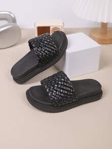 Kids' Fashion Slippers, New Summer Thick Bottom Woven Design Stylish & Comfortable Flat Slippers, Unisex - Black - View 5